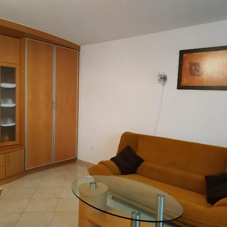 Apartment Zoya + Garaz *